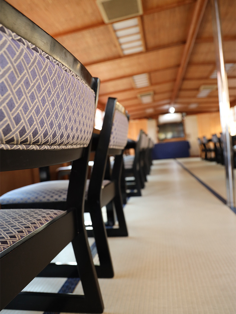 船内_テーブル椅子席